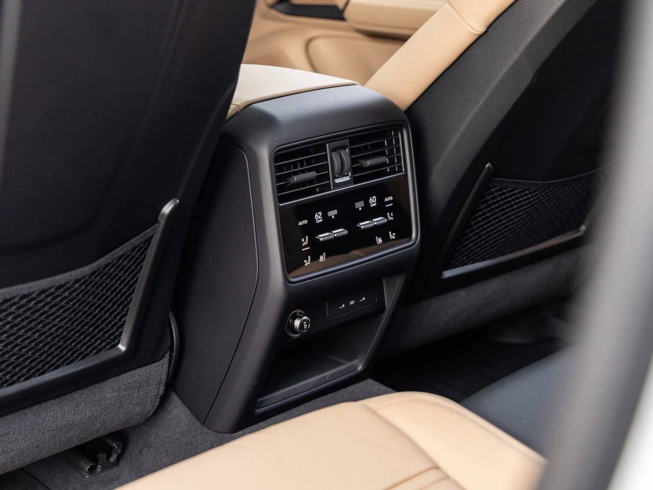 2025 Porsche Cayenne E-Hybrid Coupe
