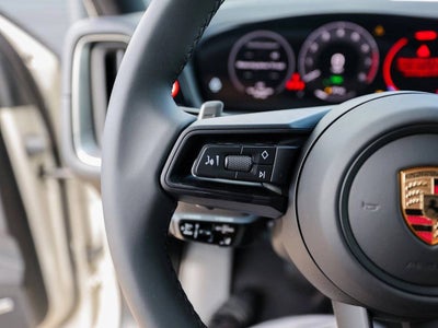 2025 Porsche Cayenne E-Hybrid Coupe