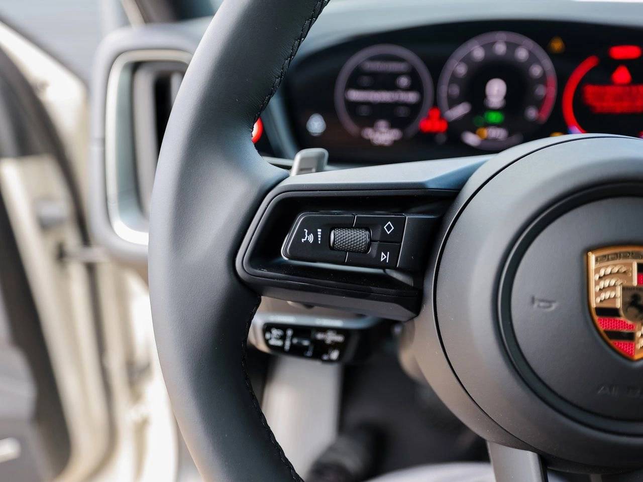 2025 Porsche Cayenne E-Hybrid Coupe