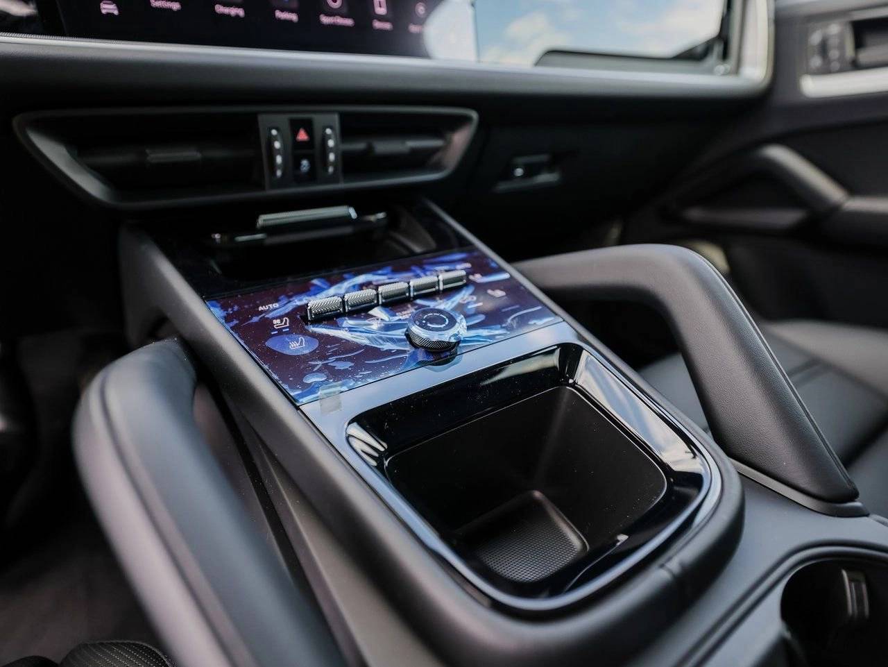 2025 Porsche Cayenne E-Hybrid Coupe