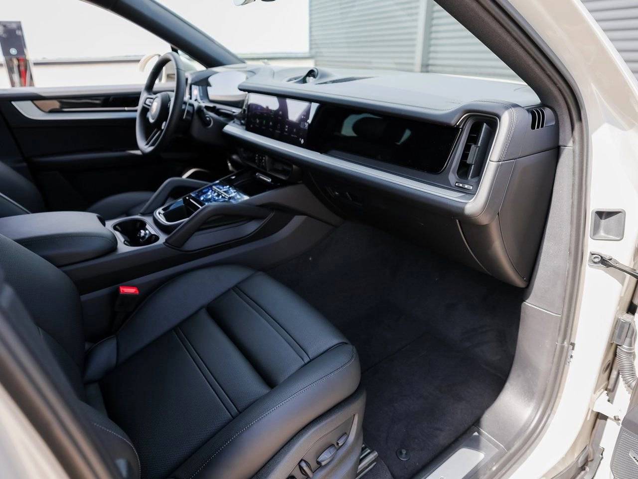 2025 Porsche Cayenne E-Hybrid Coupe