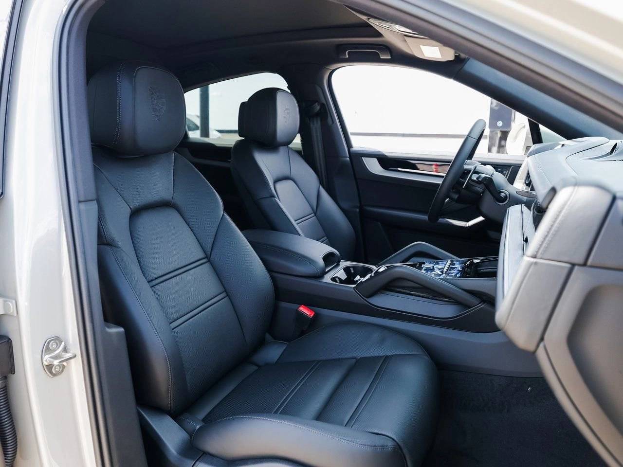 2025 Porsche Cayenne E-Hybrid Coupe