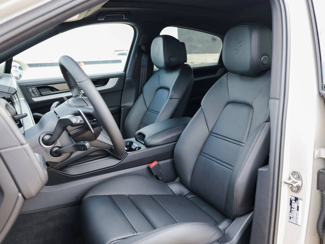 2025 Porsche Cayenne E-Hybrid Coupe