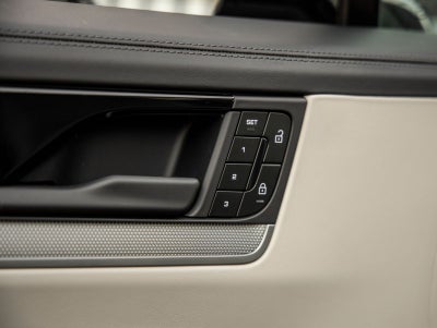 2025 Porsche Cayenne E-Hybrid Coupe