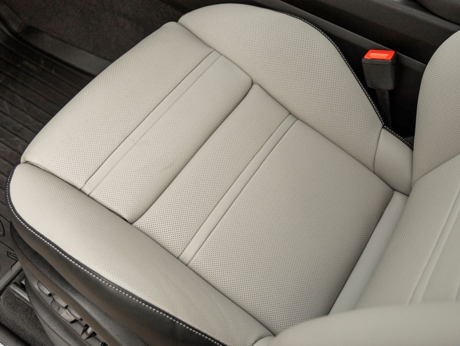 2025 Porsche Cayenne E-Hybrid Coupe