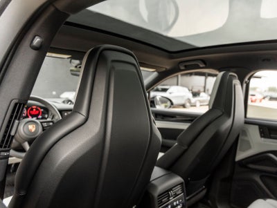 2025 Porsche Cayenne E-Hybrid Coupe