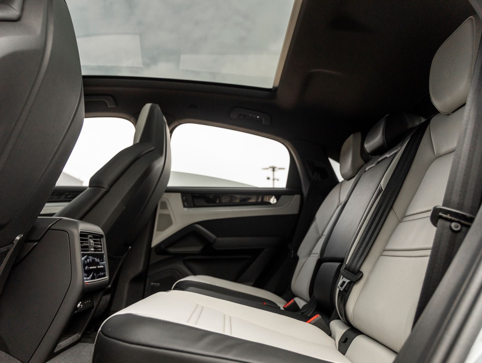 2025 Porsche Cayenne E-Hybrid Coupe