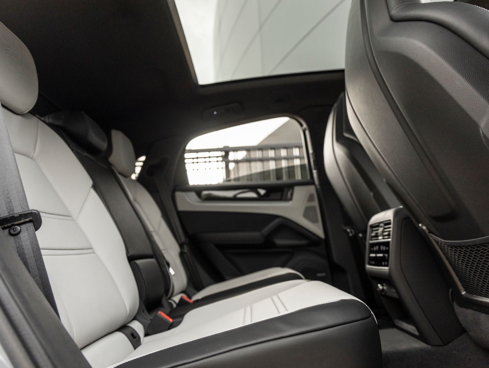 2025 Porsche Cayenne E-Hybrid Coupe