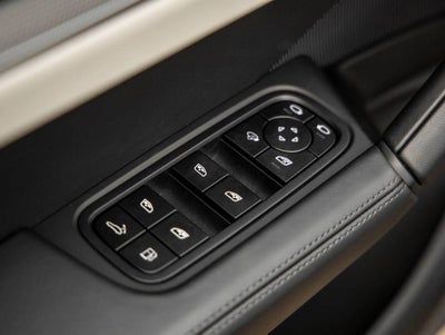 2025 Porsche Cayenne E-Hybrid Coupe