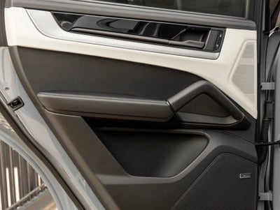 2025 Porsche Cayenne E-Hybrid Coupe