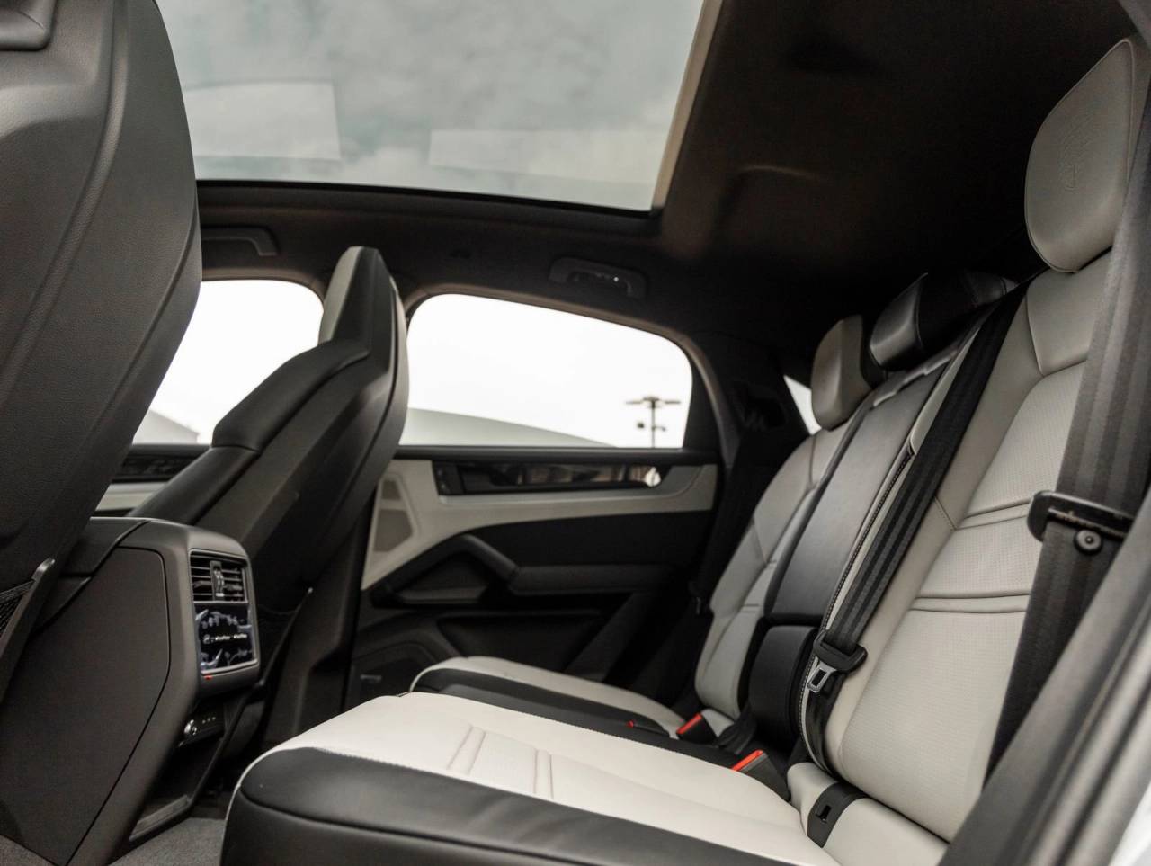 2025 Porsche Cayenne E-Hybrid Coupe