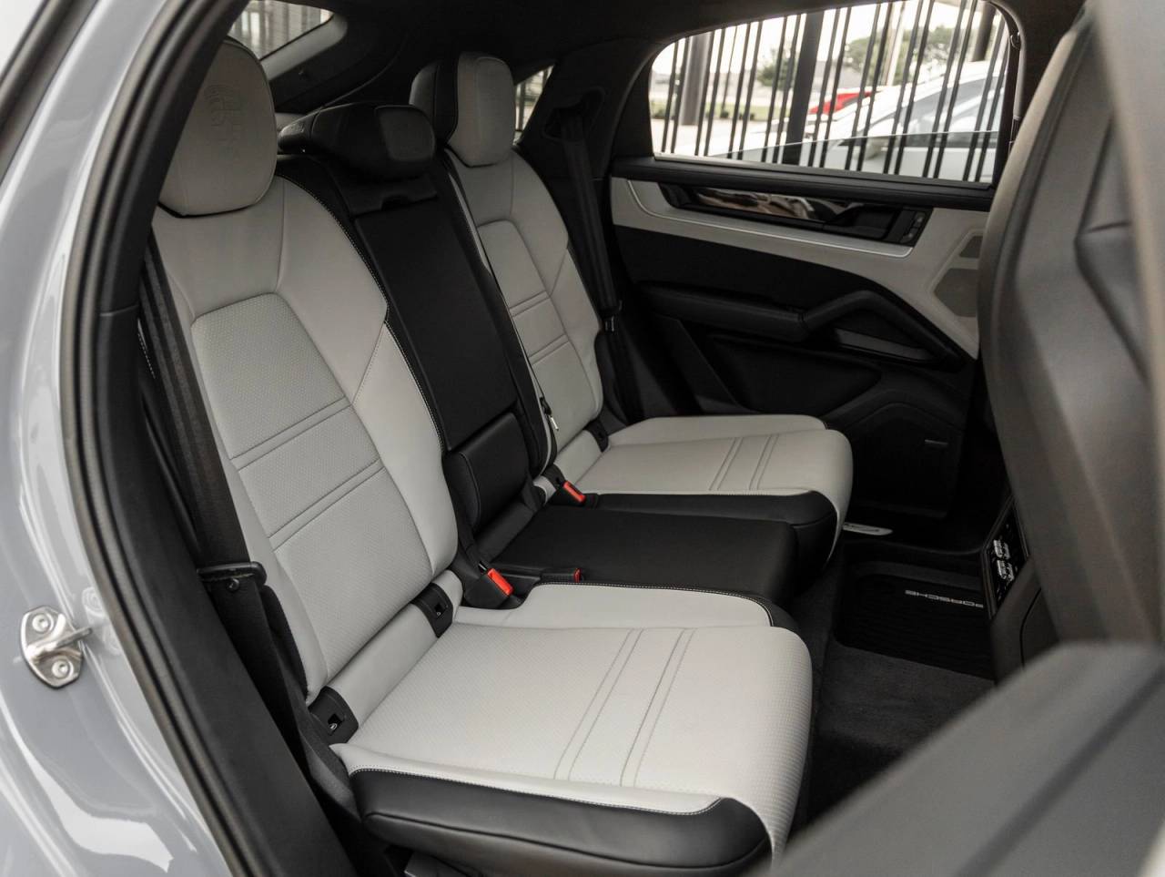 2025 Porsche Cayenne E-Hybrid Coupe