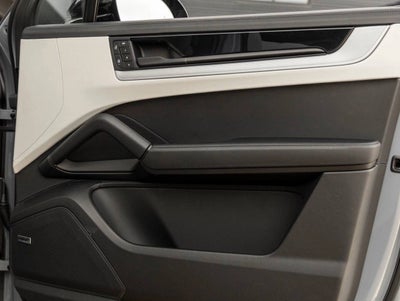 2025 Porsche Cayenne E-Hybrid Coupe