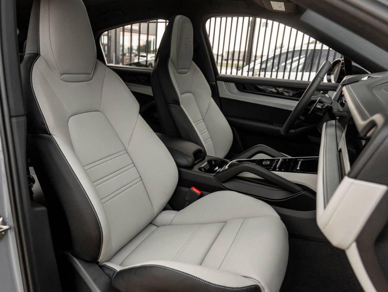 2025 Porsche Cayenne E-Hybrid Coupe