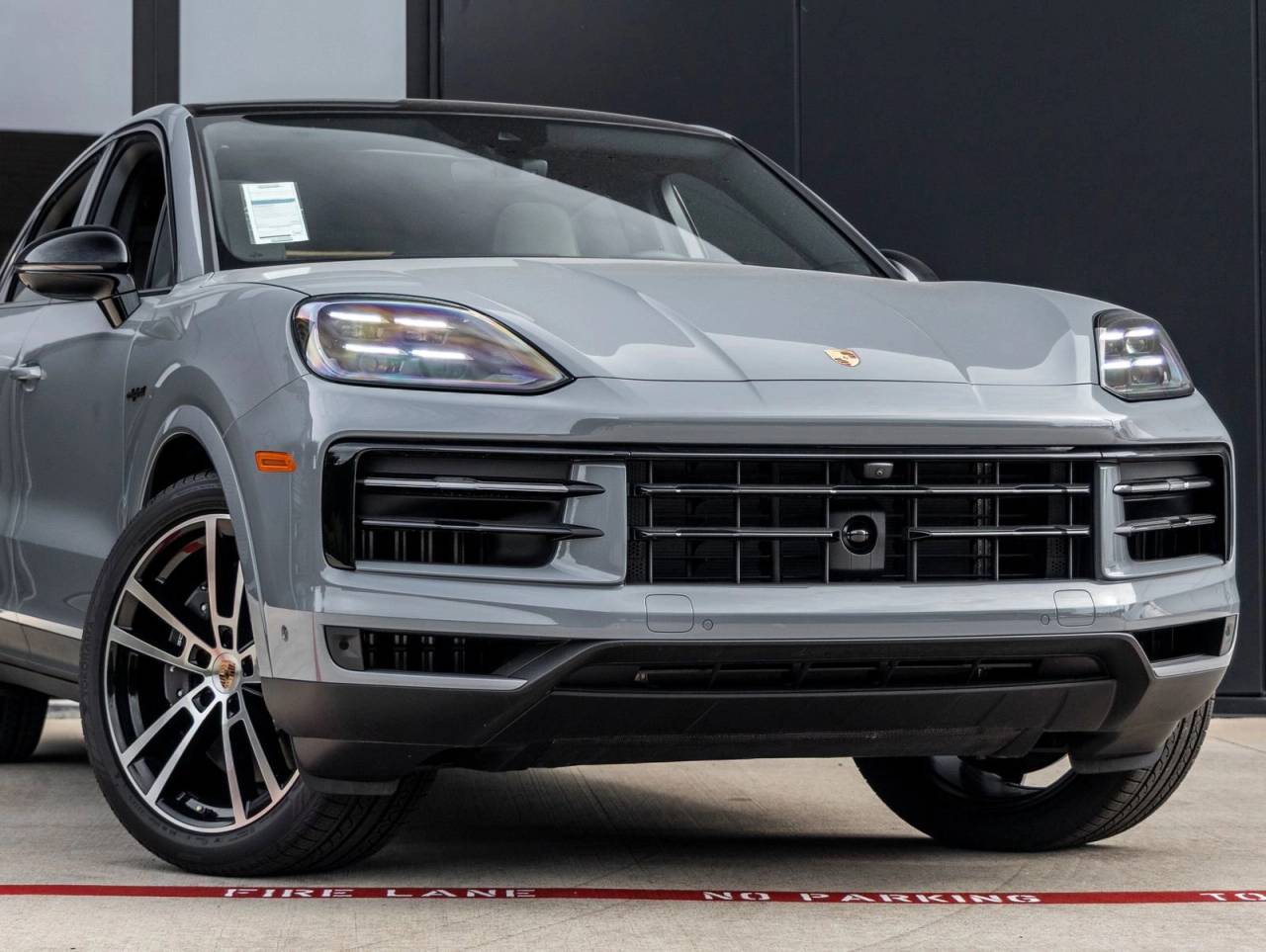 2025 Porsche Cayenne E-Hybrid Coupe