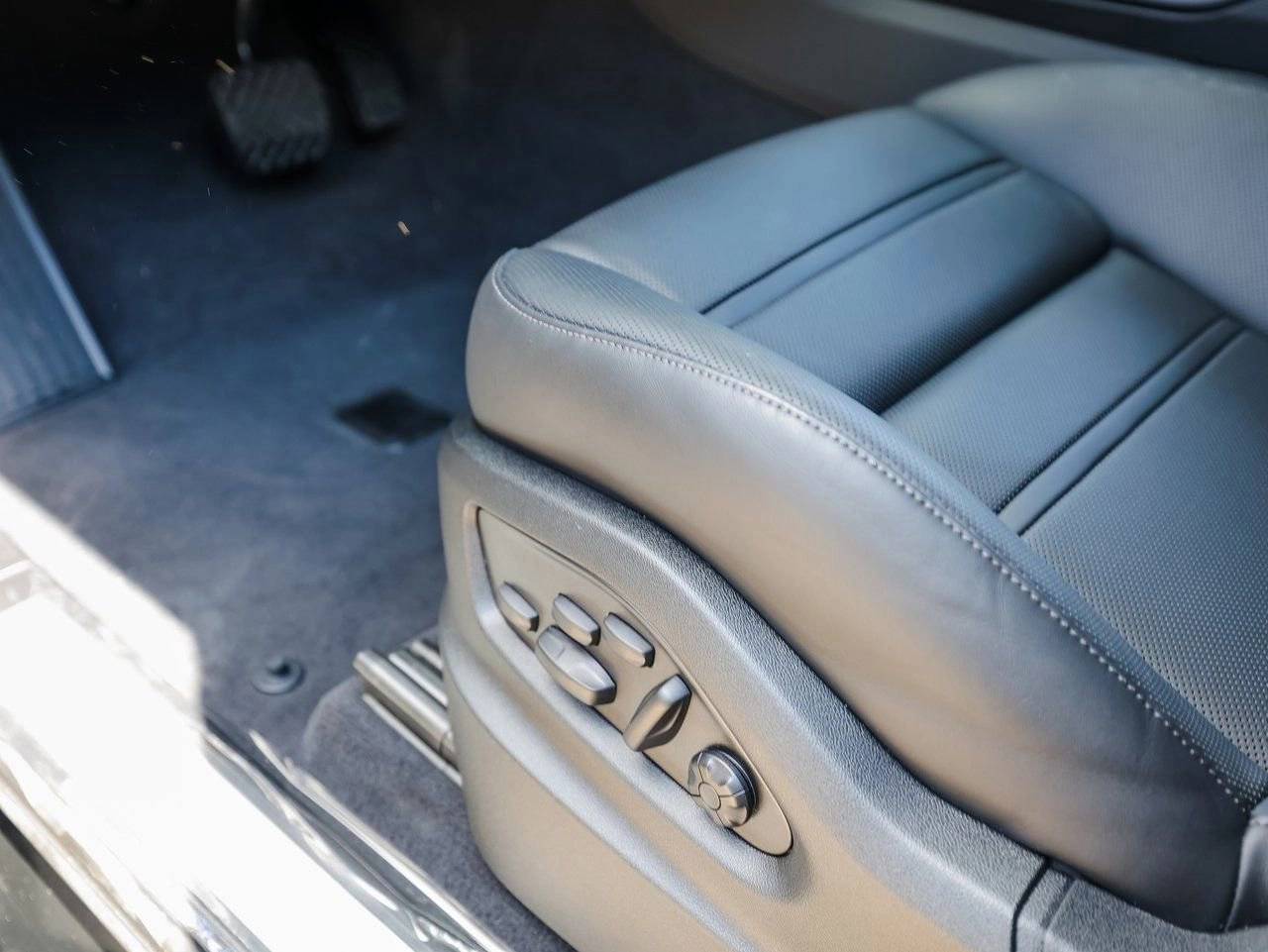 2025 Porsche Cayenne E-Hybrid Coupe