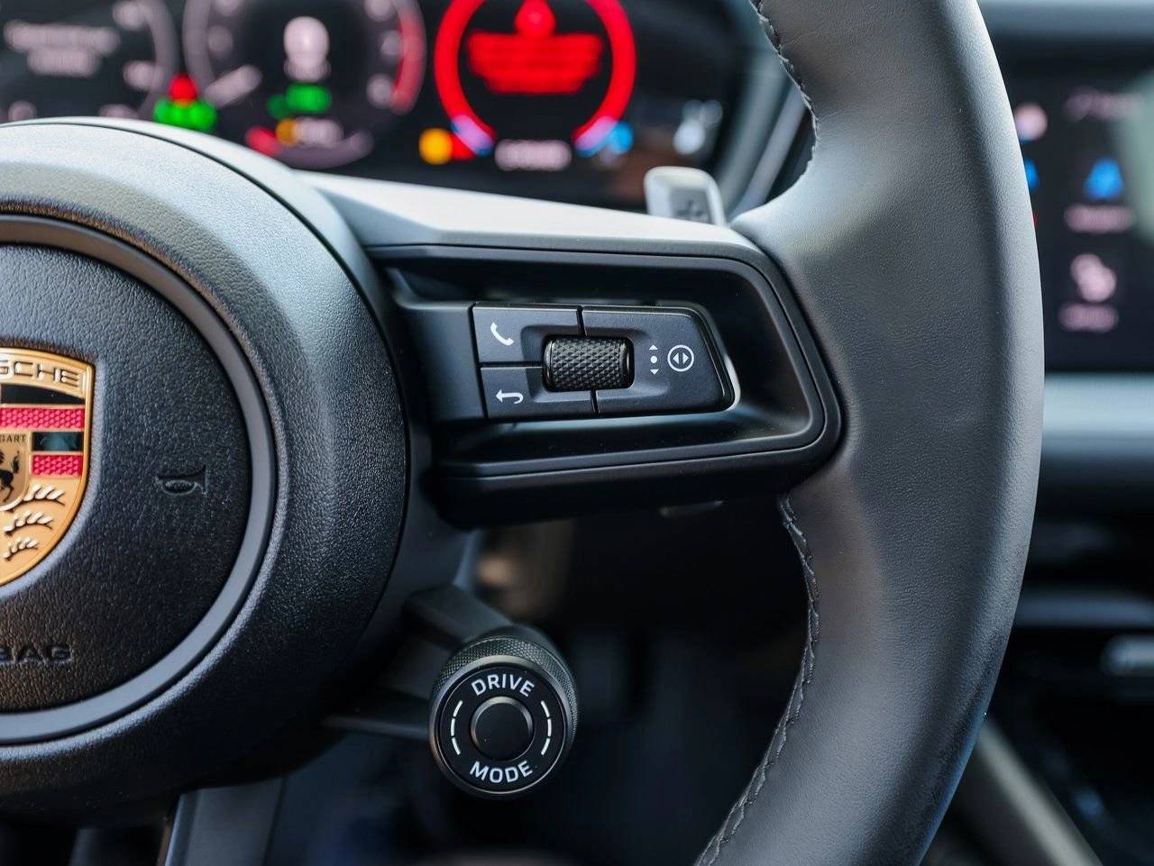 2025 Porsche Cayenne E-Hybrid Coupe