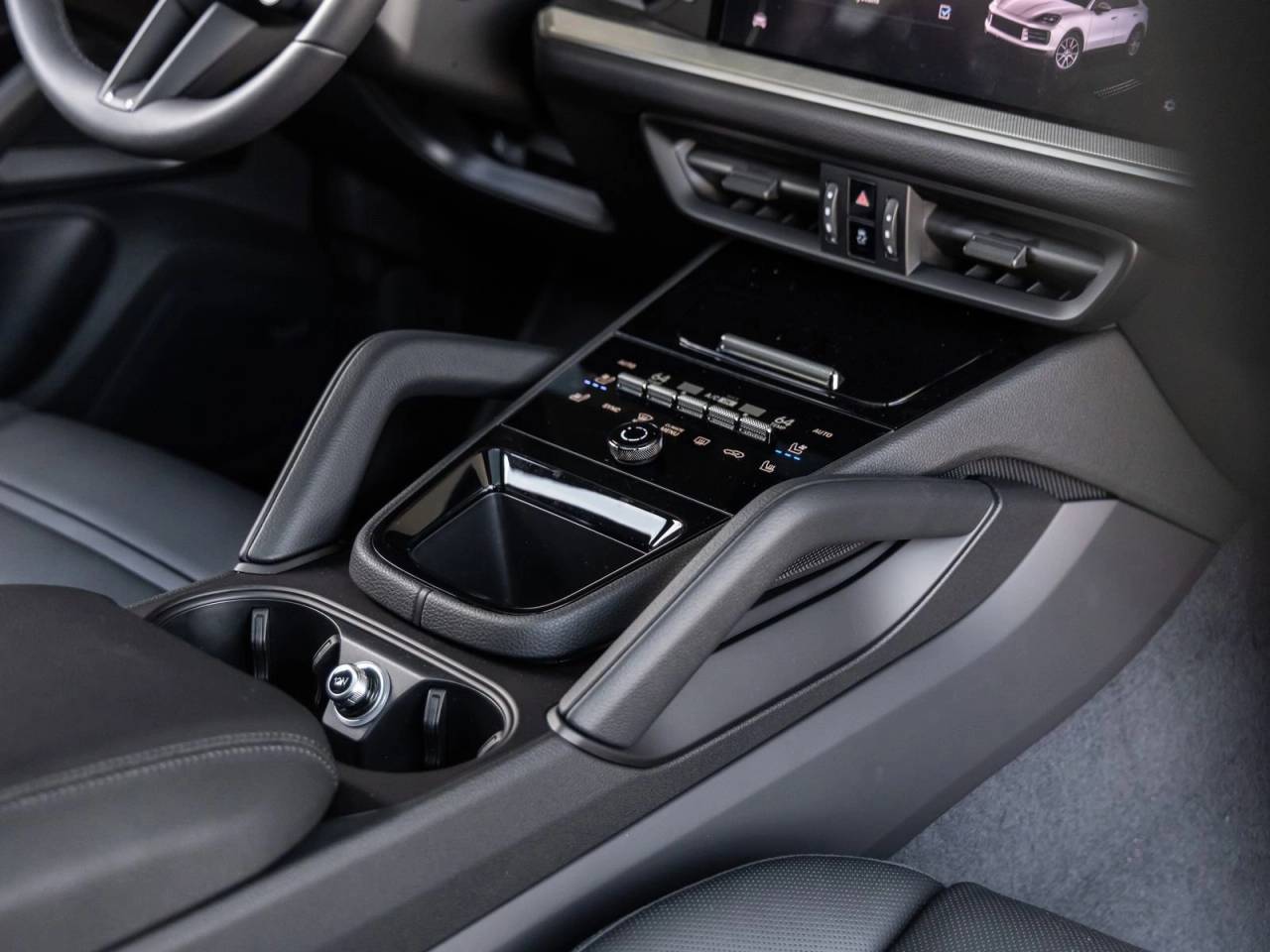 2025 Porsche Cayenne E-Hybrid Coupe