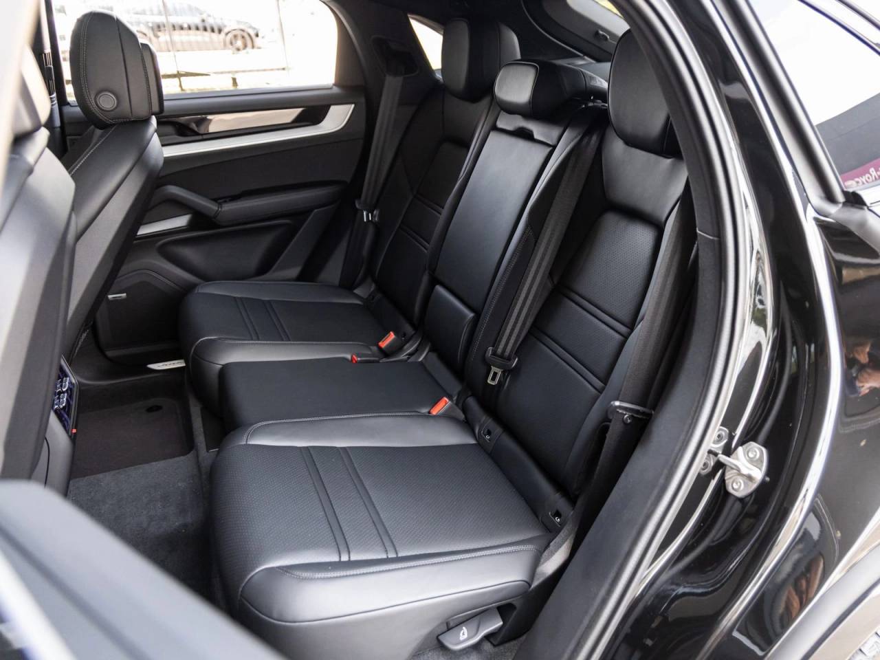 2025 Porsche Cayenne E-Hybrid Coupe