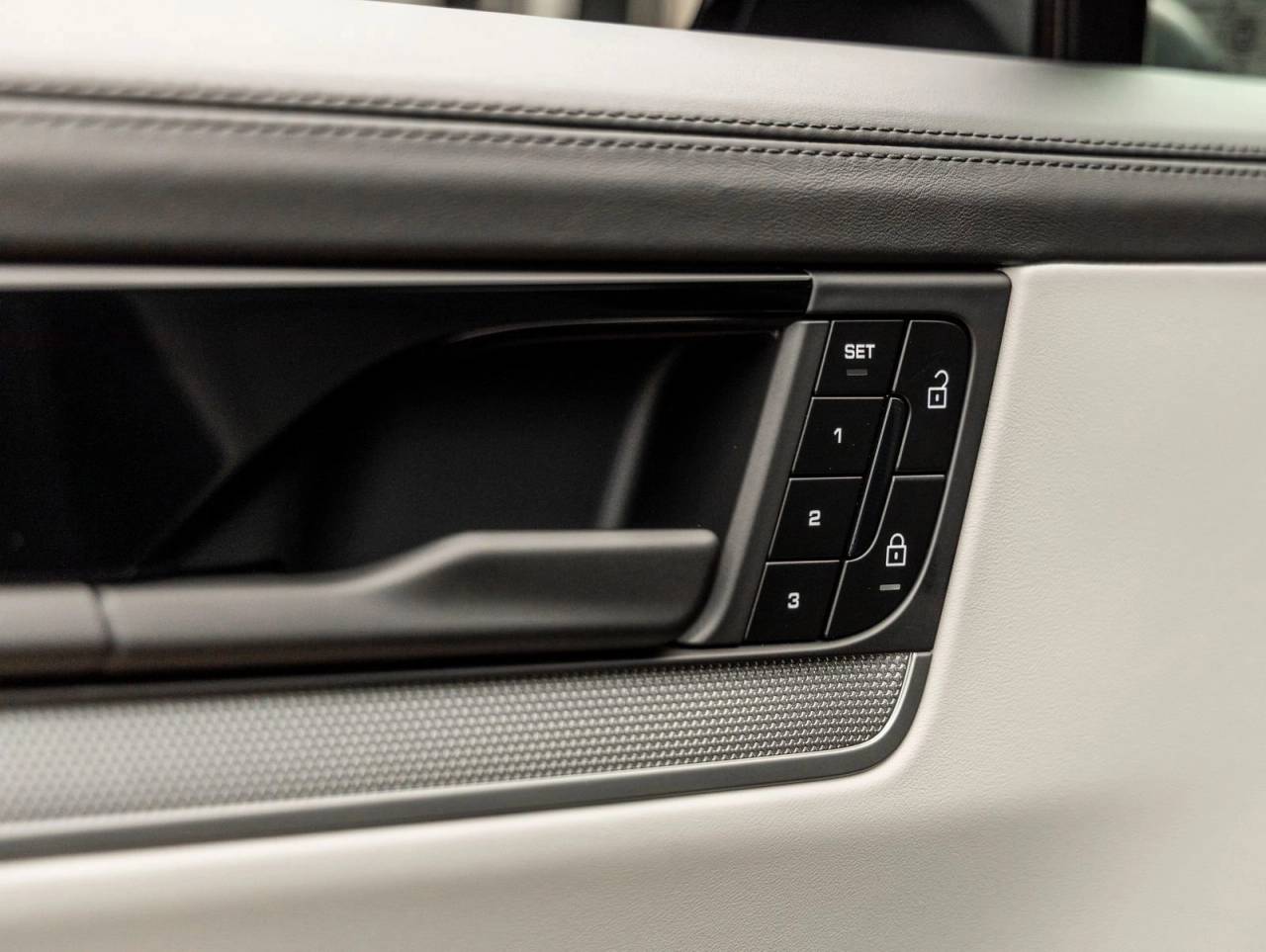 2026 Porsche Cayenne E-Hybrid Coupe