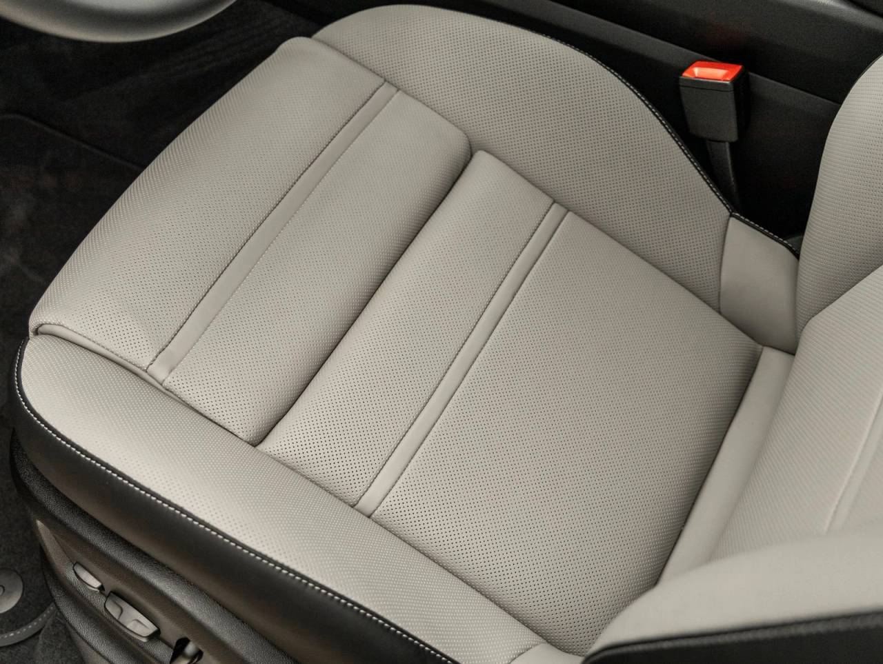 2026 Porsche Cayenne E-Hybrid Coupe