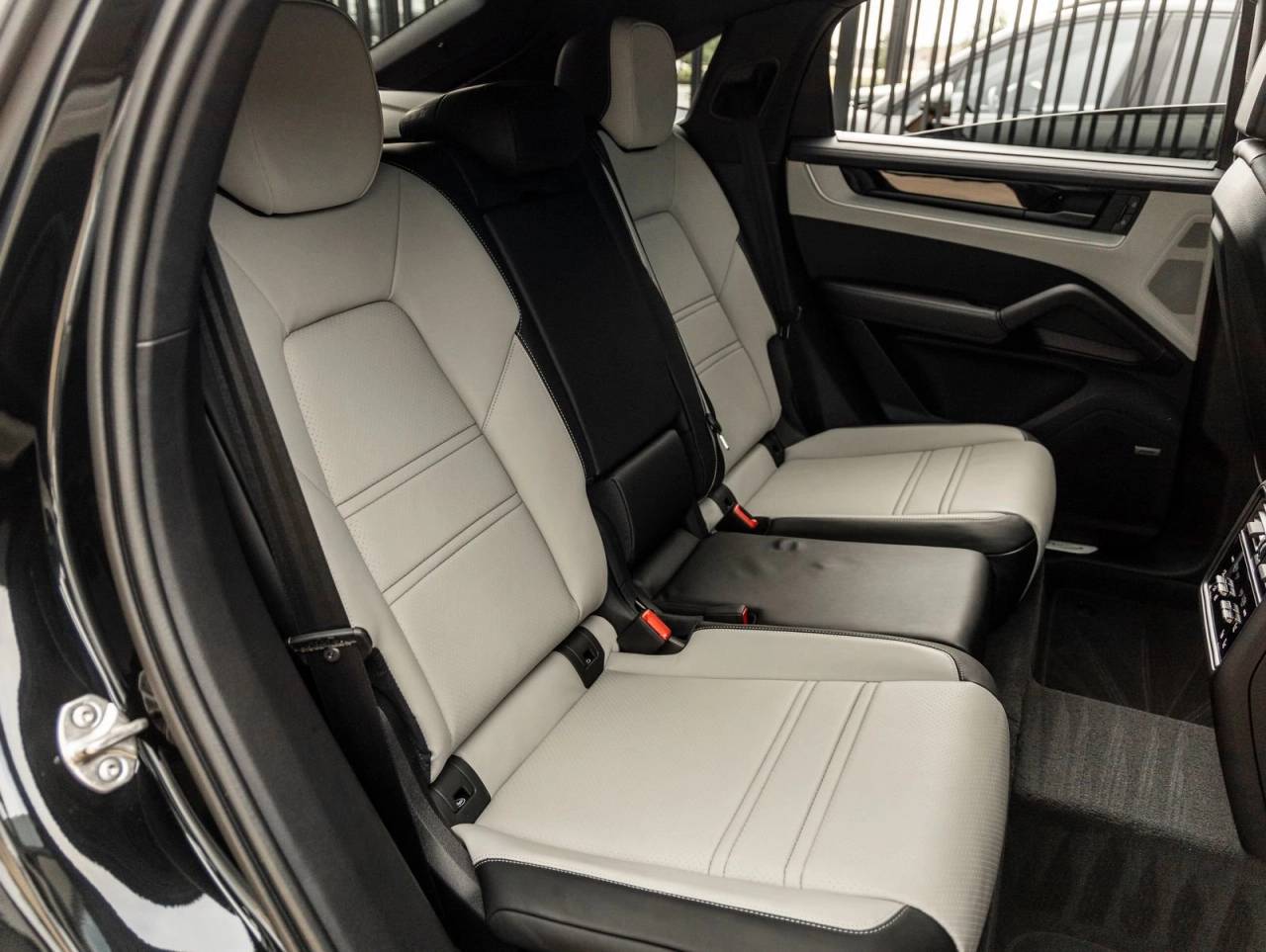 2026 Porsche Cayenne E-Hybrid Coupe