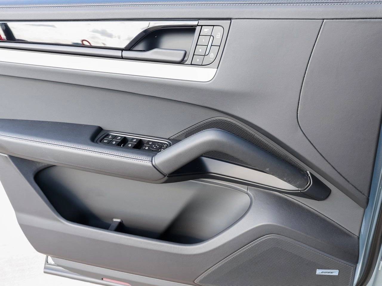 2025 Porsche Cayenne E-Hybrid Coupe