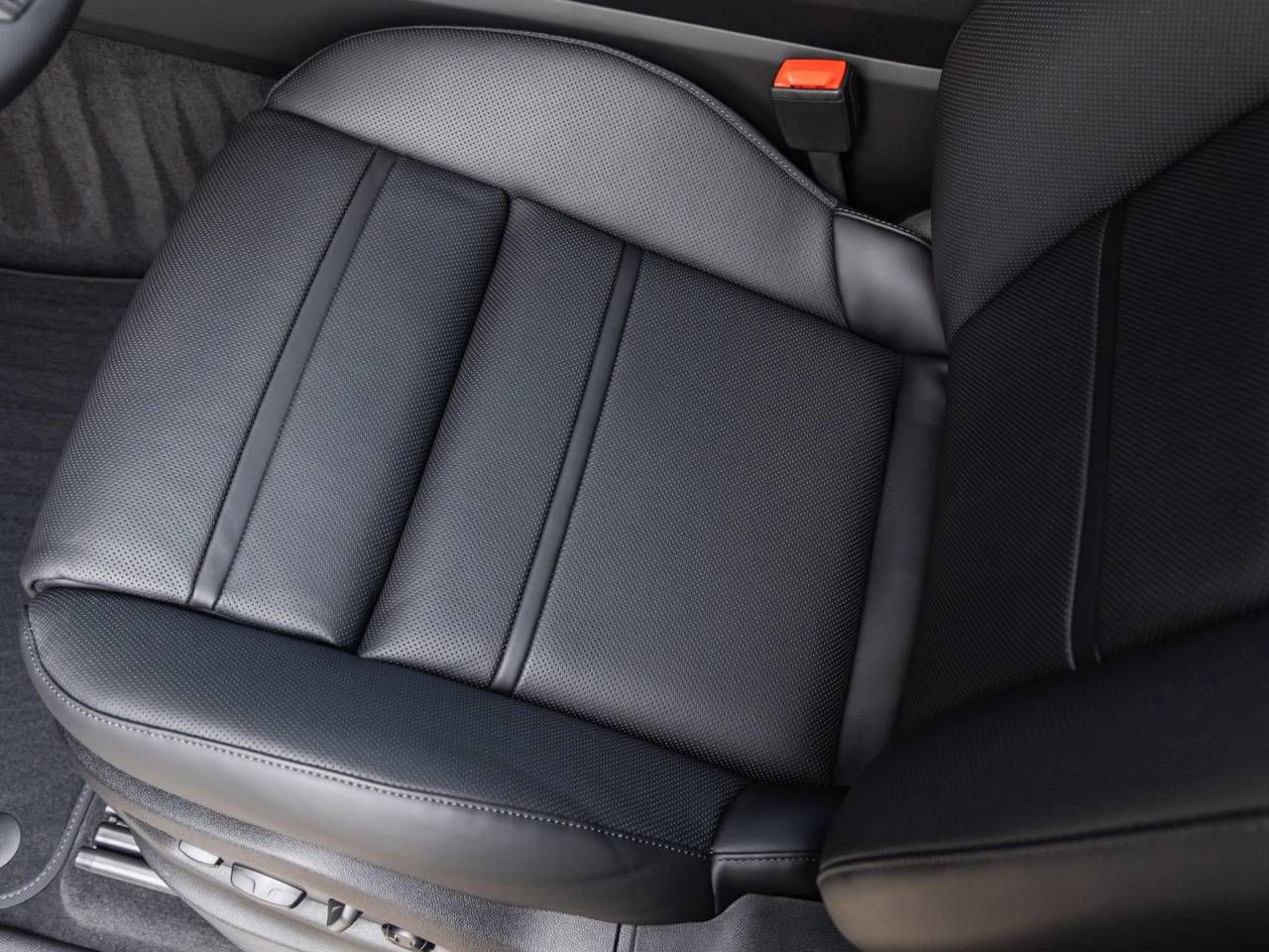 2026 Porsche Cayenne E-Hybrid Coupe