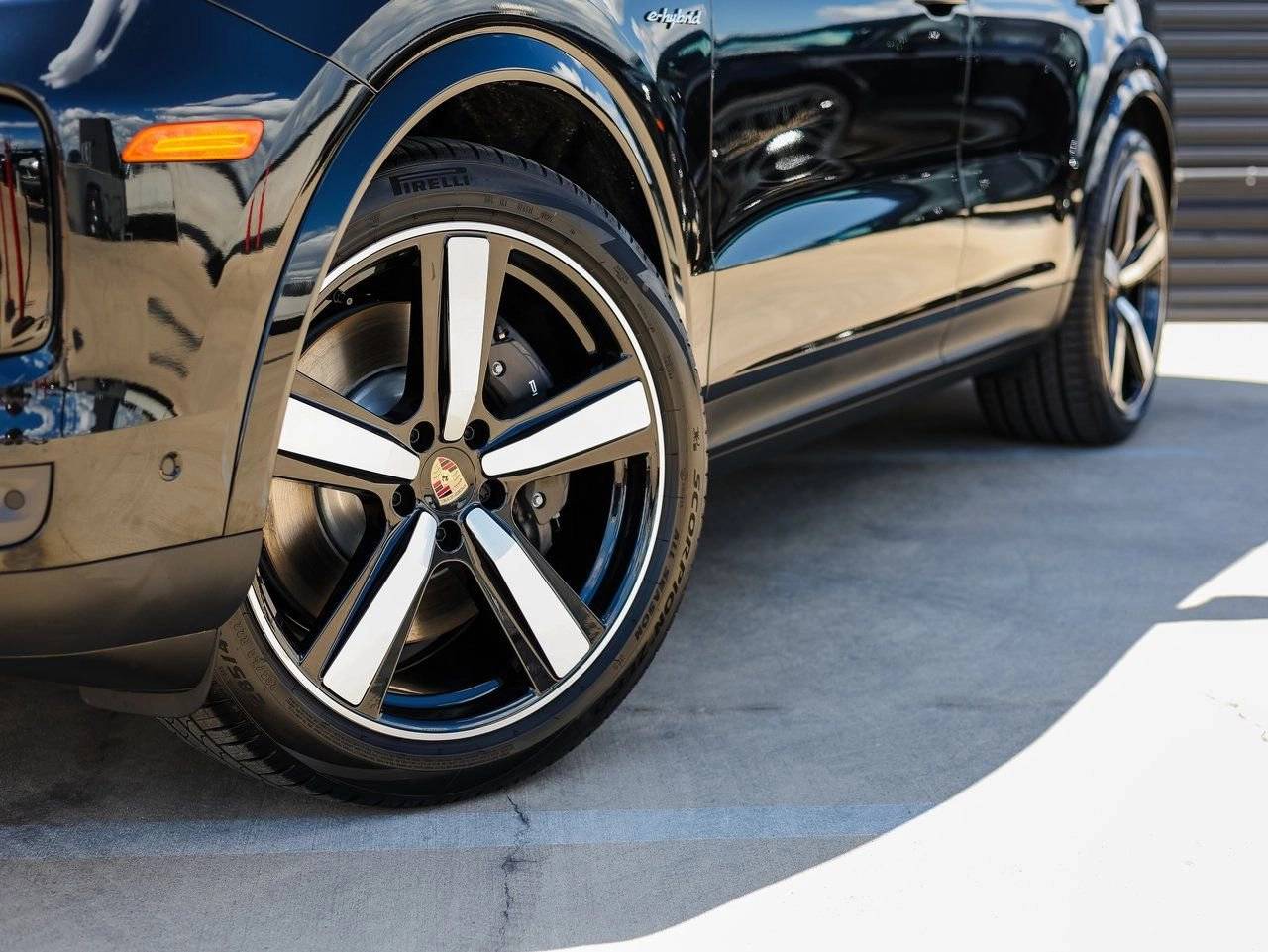 2025 Porsche Cayenne E-Hybrid Coupe