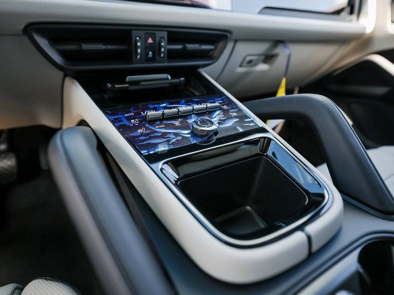 2025 Porsche Cayenne E-Hybrid Coupe