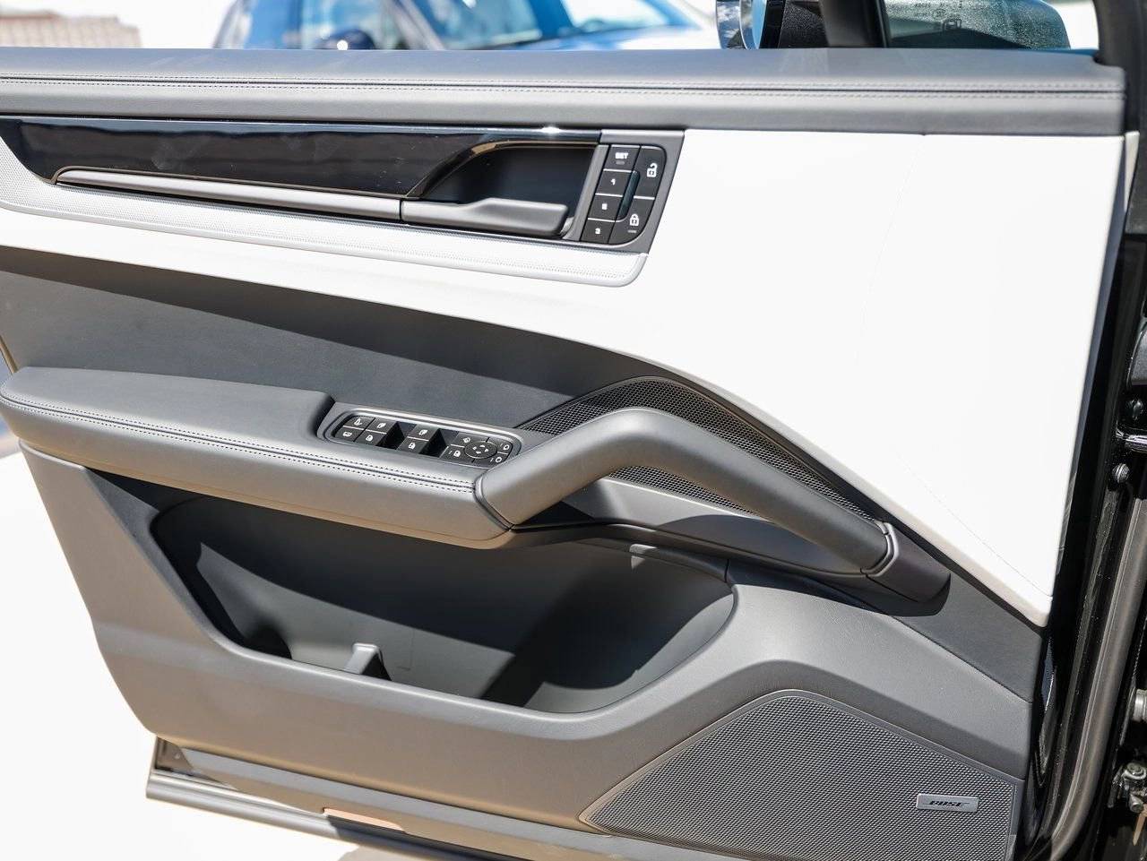 2025 Porsche Cayenne E-Hybrid Coupe