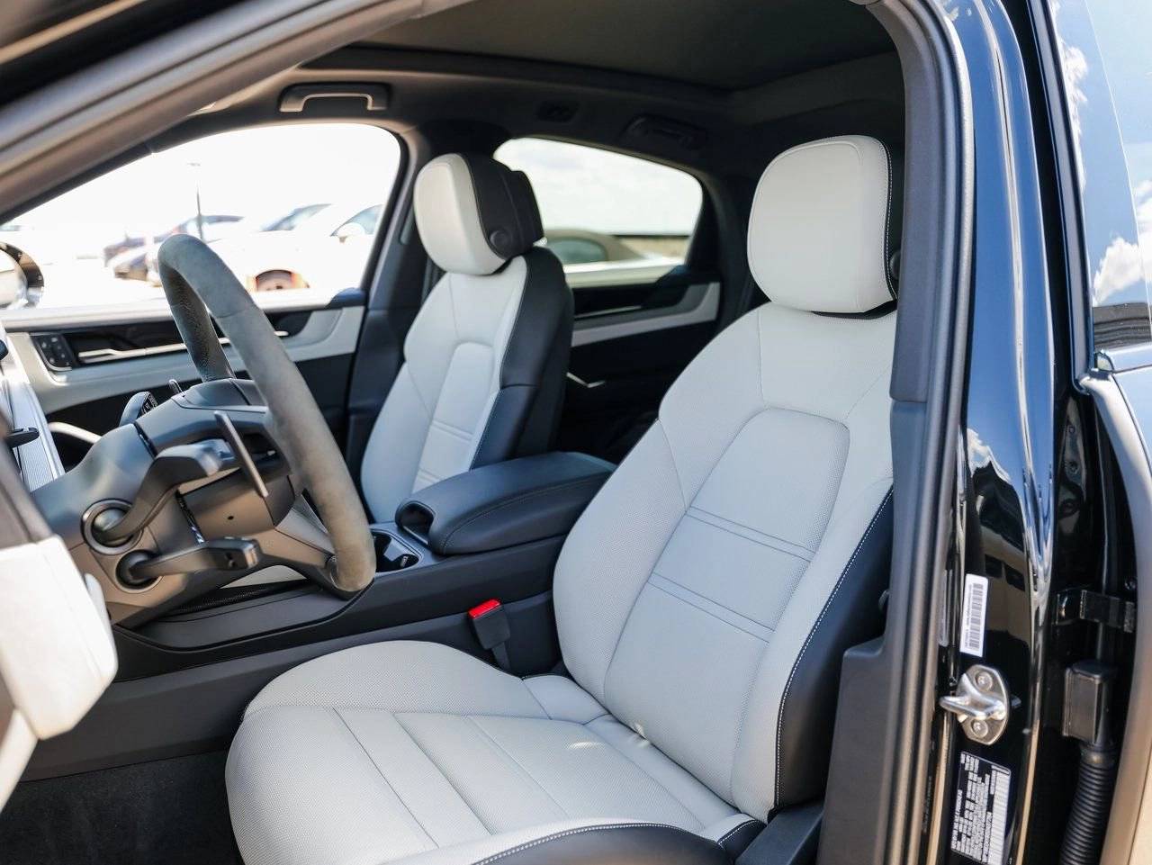 2025 Porsche Cayenne E-Hybrid Coupe