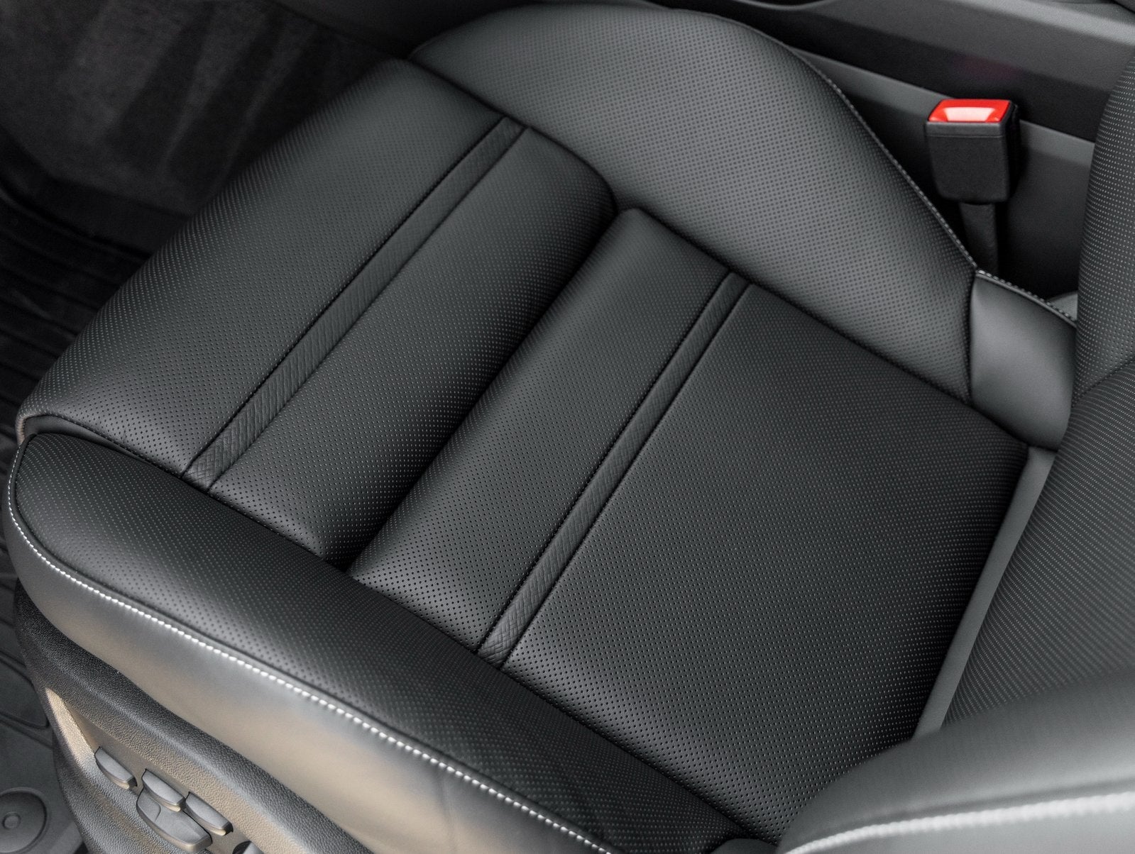 2026 Porsche Cayenne Coupe Cayenne GTS Coupe