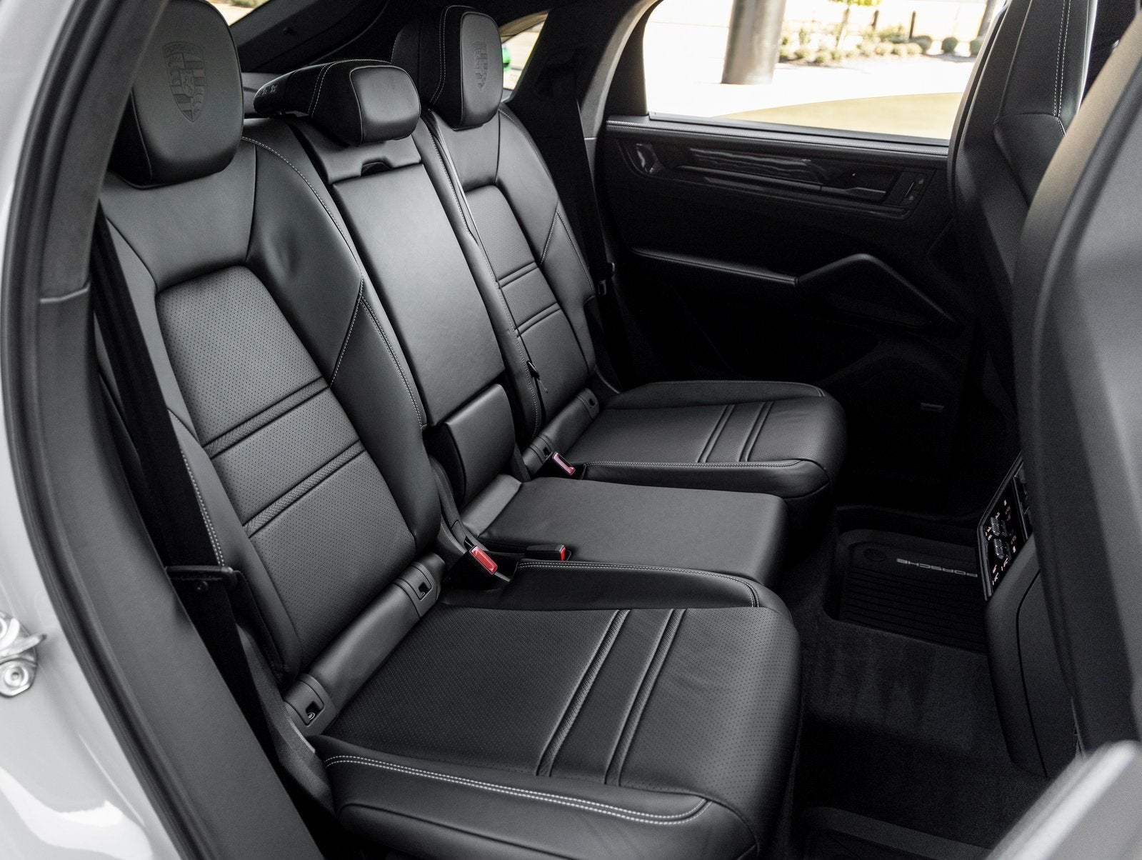 2026 Porsche Cayenne Coupe Cayenne GTS Coupe