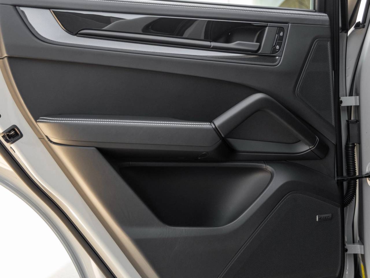 2026 Porsche Cayenne Coupe Cayenne GTS Coupe