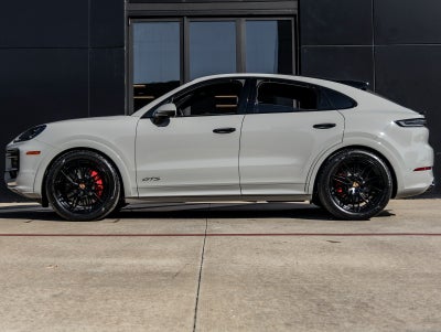 2026 Porsche Cayenne Coupe GTS