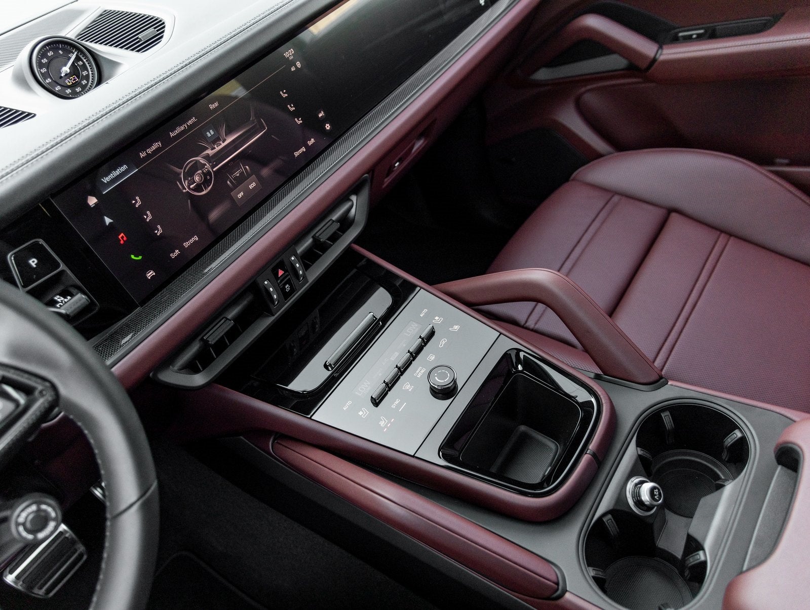 2026 Porsche Cayenne Coupe GTS