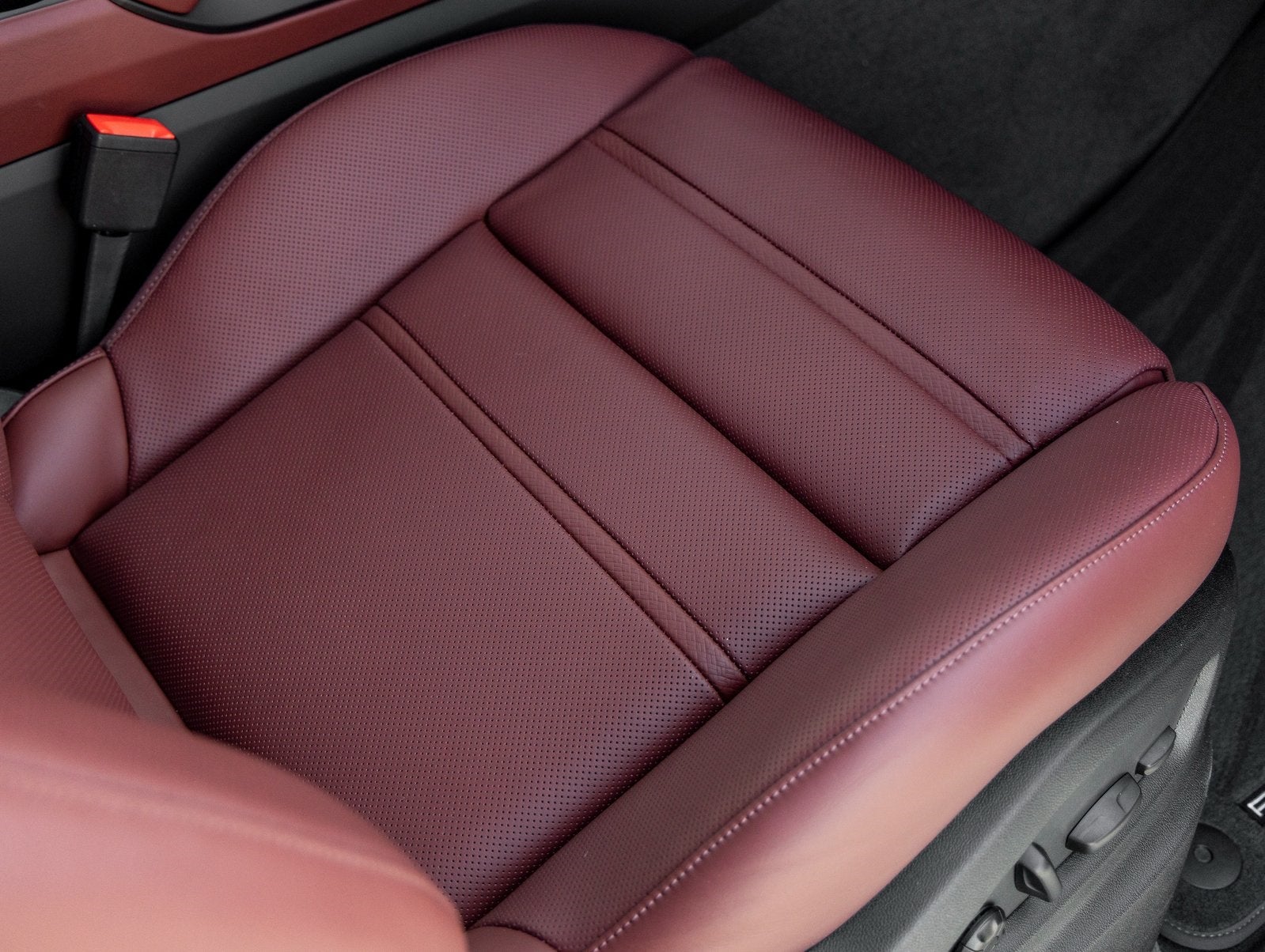 2026 Porsche Cayenne Coupe GTS