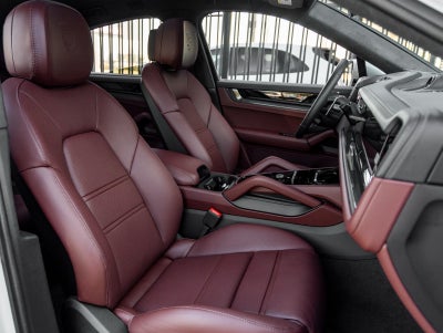 2026 Porsche Cayenne Coupe GTS