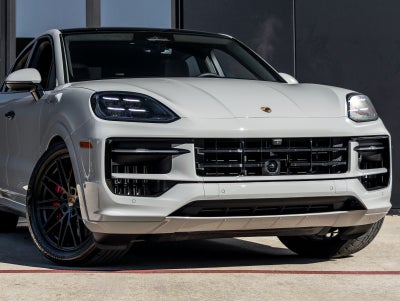 2026 Porsche Cayenne Coupe GTS