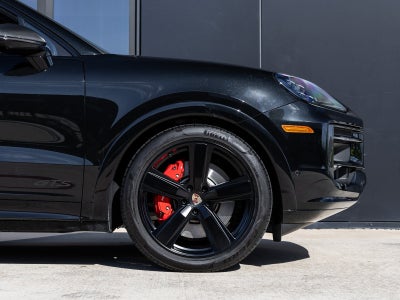 2025 Porsche Cayenne Coupe Cayenne GTS Coupe