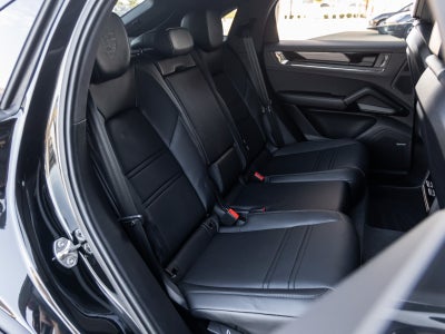 2025 Porsche Cayenne Coupe Cayenne GTS Coupe