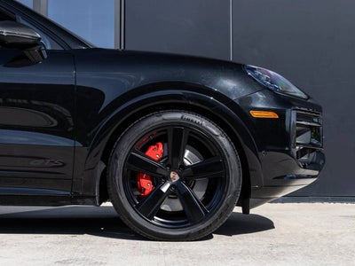 2025 Porsche Cayenne Coupe Cayenne GTS Coupe