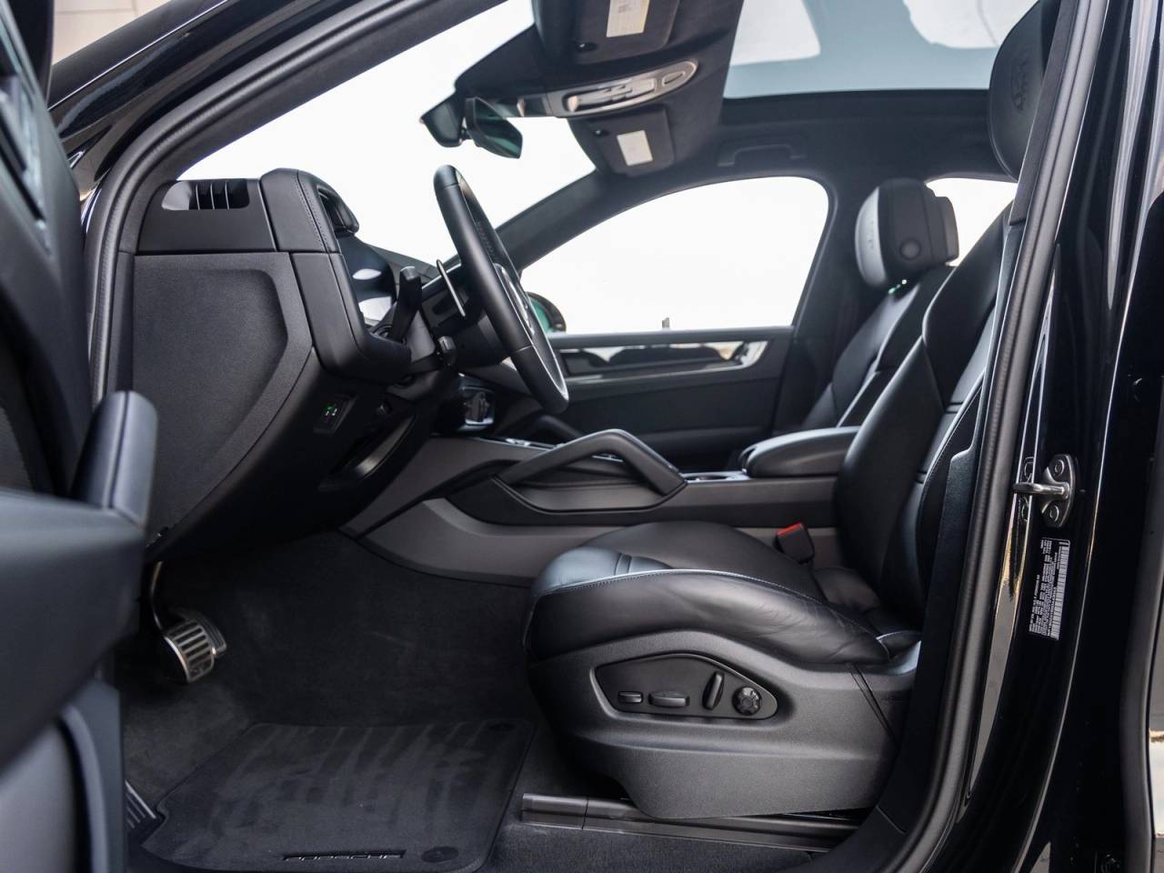 2025 Porsche Cayenne Coupe Cayenne GTS Coupe