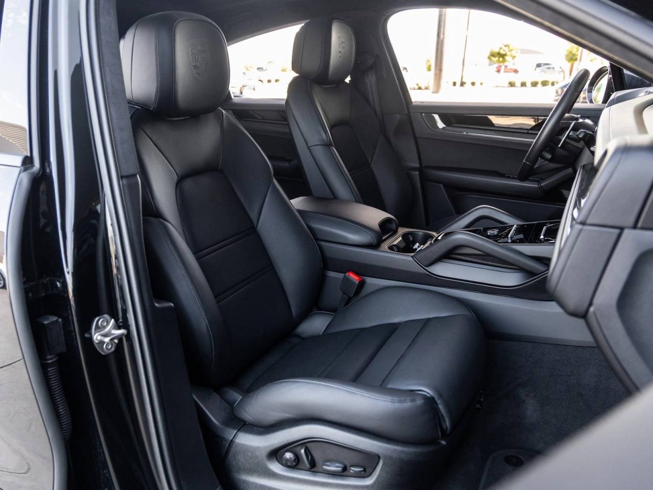 2025 Porsche Cayenne Coupe Cayenne GTS Coupe