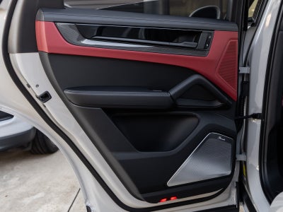 2026 Porsche Cayenne Coupe Cayenne GTS Coupe