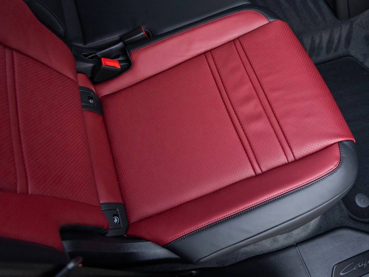 2026 Porsche Cayenne Coupe Cayenne GTS Coupe