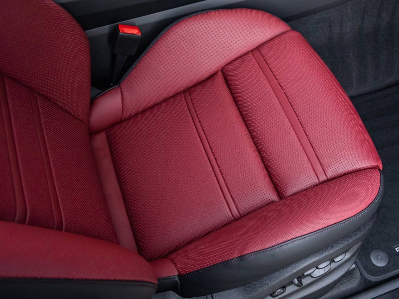 2026 Porsche Cayenne Coupe Cayenne GTS Coupe