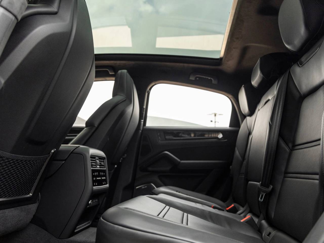 2026 Porsche Cayenne Coupe Cayenne GTS Coupe