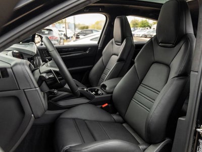 2026 Porsche Cayenne Coupe Cayenne GTS Coupe